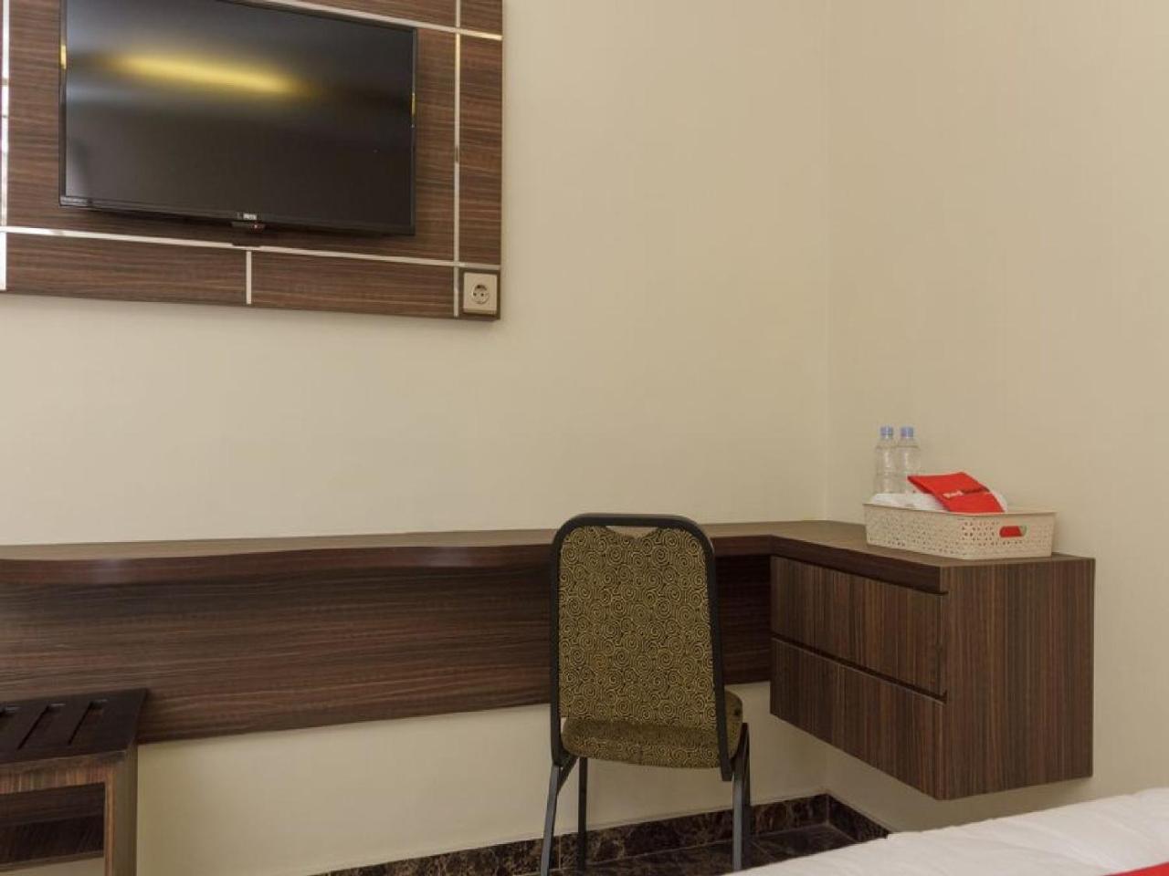 เรดดอร์ซ พลัส แอท บูเลอวาร์ด ปานักกูกัง Hotel มากาซาร์ ภายนอก รูปภาพ