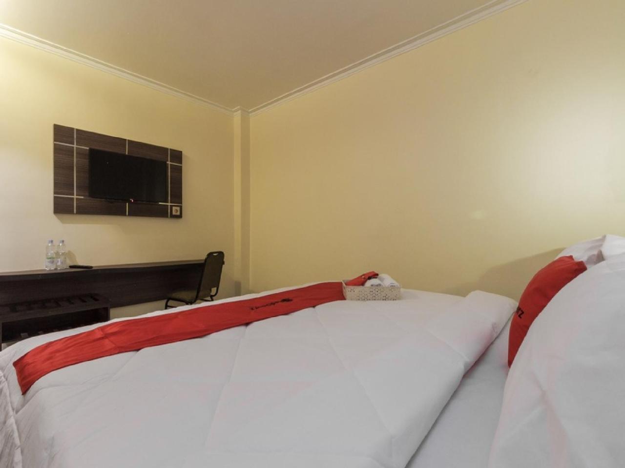 เรดดอร์ซ พลัส แอท บูเลอวาร์ด ปานักกูกัง Hotel มากาซาร์ ภายนอก รูปภาพ