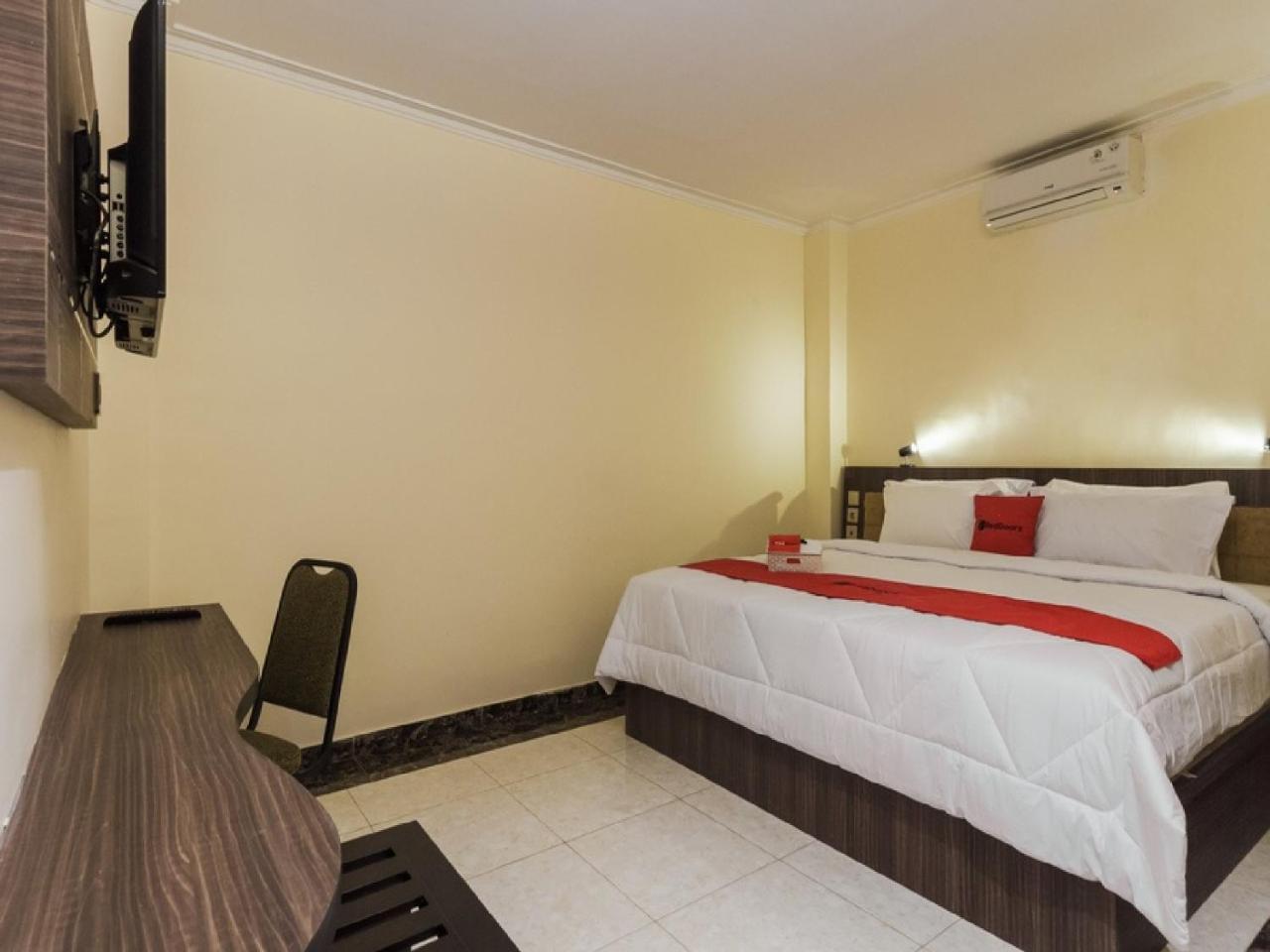เรดดอร์ซ พลัส แอท บูเลอวาร์ด ปานักกูกัง Hotel มากาซาร์ ภายนอก รูปภาพ