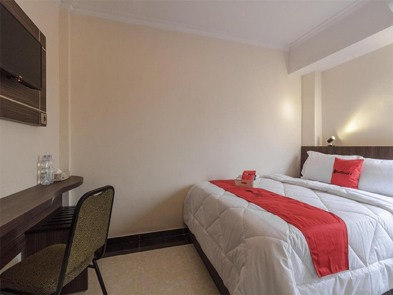 เรดดอร์ซ พลัส แอท บูเลอวาร์ด ปานักกูกัง Hotel มากาซาร์ ภายนอก รูปภาพ